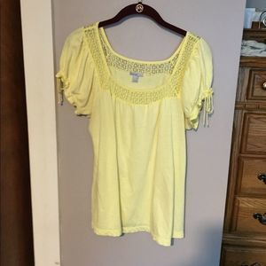 Old Navy Pale Yellow Lace Trim top